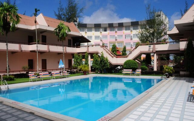 City Golf Resort Hotel