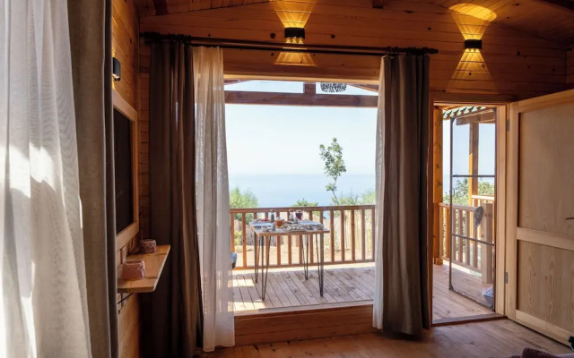 Goat Bungalow and Camping