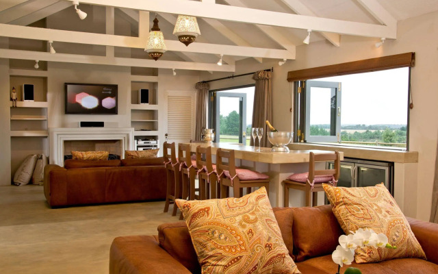 Country House at Kay & Monty