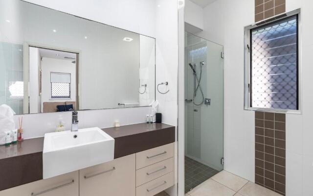 Aurelia 3 Bedroom Holiday Home Palm Cove