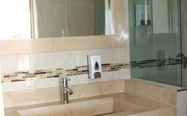 Hotel Los Pinos Express