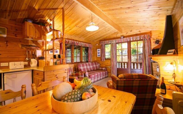 Twa Hoots Lodge