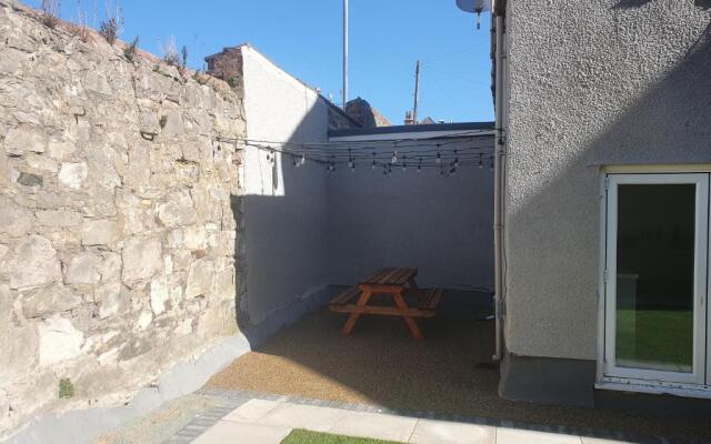 No 27 Chapel Street Guest House Hawarden Villa