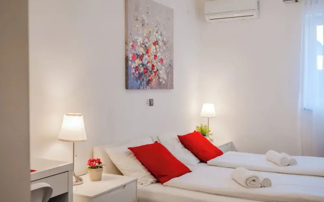 Red Vibe Studio Central 1