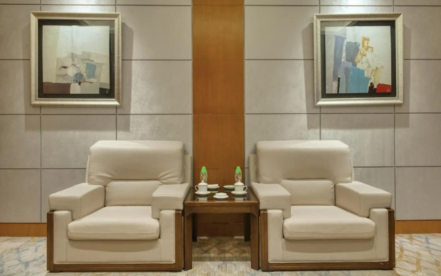 Royal Garden Hotel
