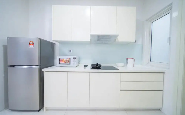 OYO Home 89449 Fancy 2 Bedroom Crest Residence