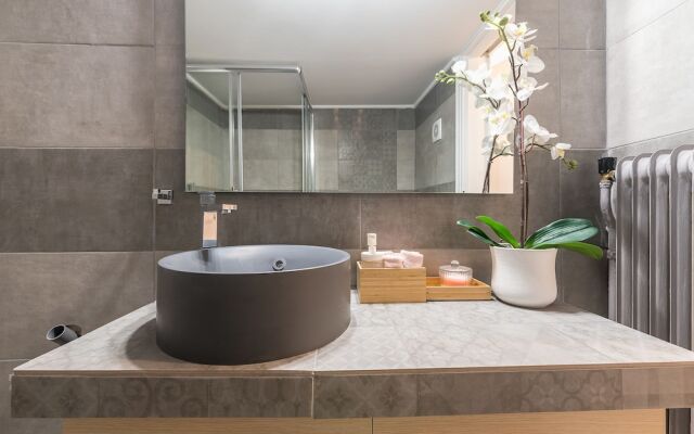Elegant Koukaki Apartment  by Cloudkeys