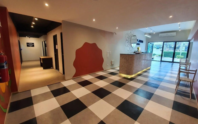 Platinum Hotel