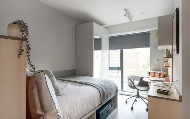 Student Only The Aspen