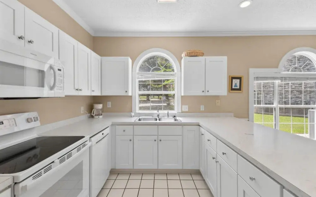 Magnolia Place 4687-102