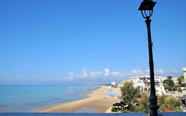 ATTICO BLU monolocale a 50 mt dal mare