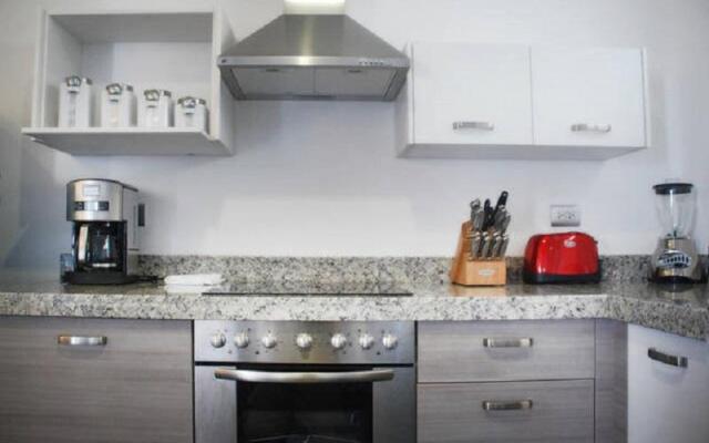 Beautiful & Located 2 BR Aparthotel by KVR