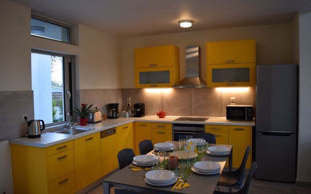 Three Stars Luxury Villas