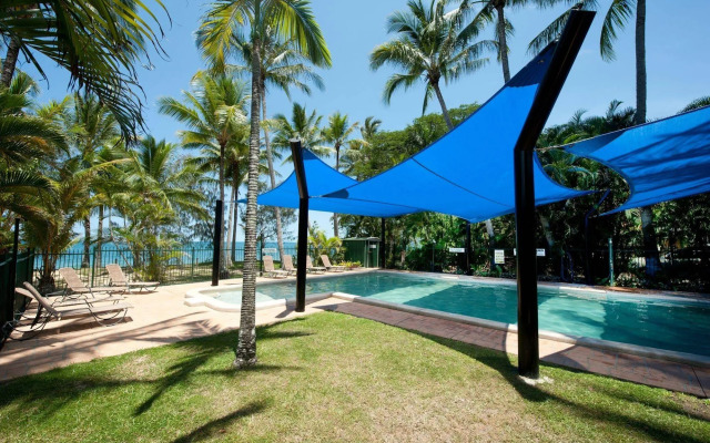 Ellis Beach Oceanfront Bungalows