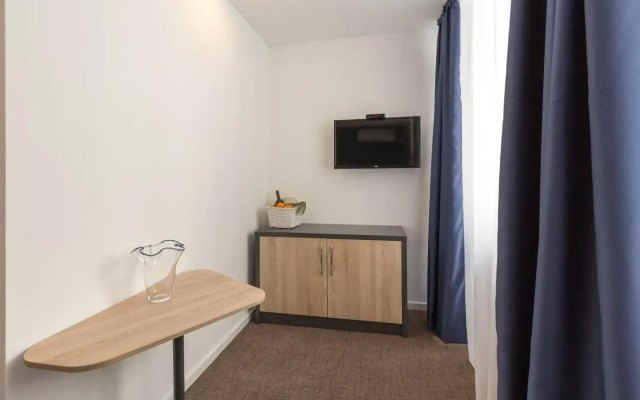 Premium Crown Suites