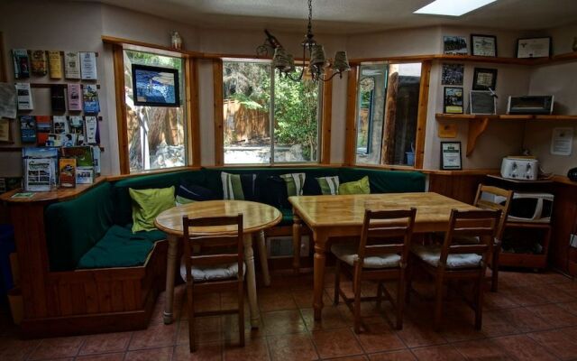 Up The Creek Backpacker's Lodge