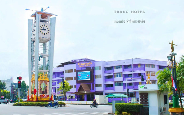 OYO 565 Trang Hotel