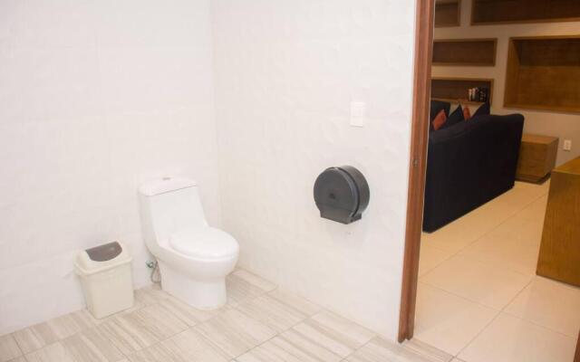 G101N DaVinci Condo 2BR walking distance to the beach