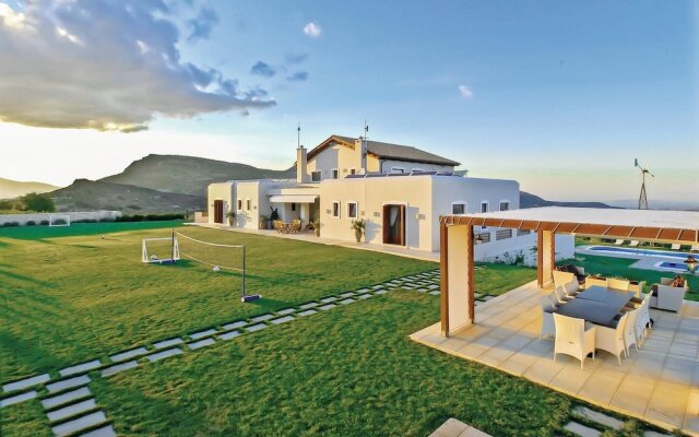 Stunning Home in Houdetsi,heraklio With 6 Bedrooms, Internet and Outdoor Swimming Pool