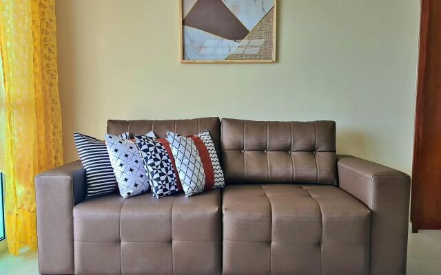 2 QUARTOS em CONDOMÍNIO TRANQUILO com PISCINA Estacionamento coberto  PARQUINHO para CRIANCAS - Cozinha Completa, VENTILADO, nascente, AR CONDICIONADO  800m da praia do PORTO DAS DUNAS e BEACH PARQUE - Ceará