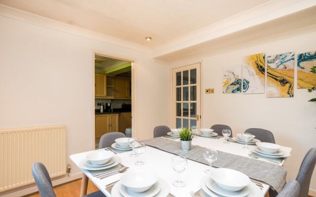 Oscar Owen - Graveney House