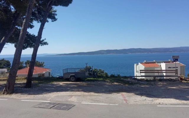 Lovre - Close to the sea - A1