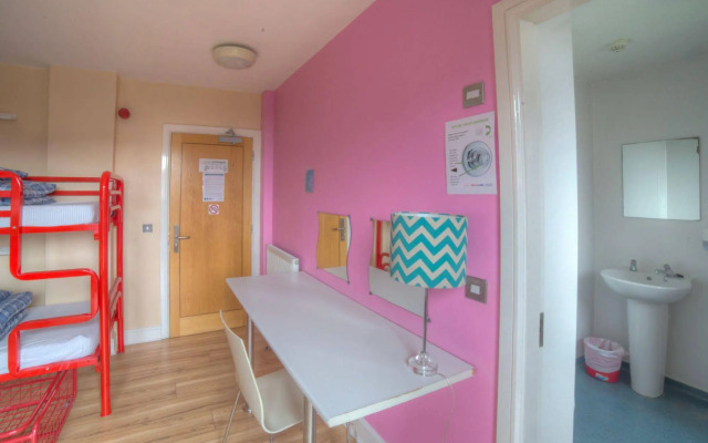 Snoozles Forster Street Tourist Hostel