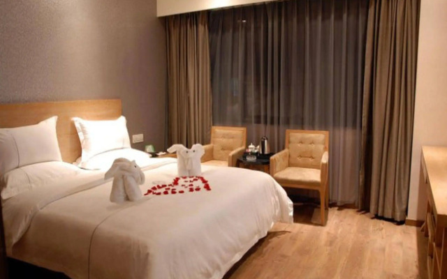 Insail Hotels (Guangyuanxincun Jingtai Pedestrian Street Guangzhou)