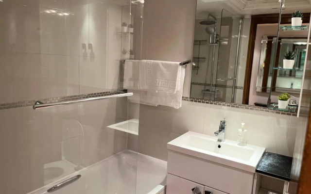 Stunning 1 Bedroom in Stunning Location - Mayfair Area