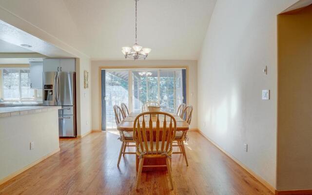 13 Ollalie-Great Yard-3BR/3BA