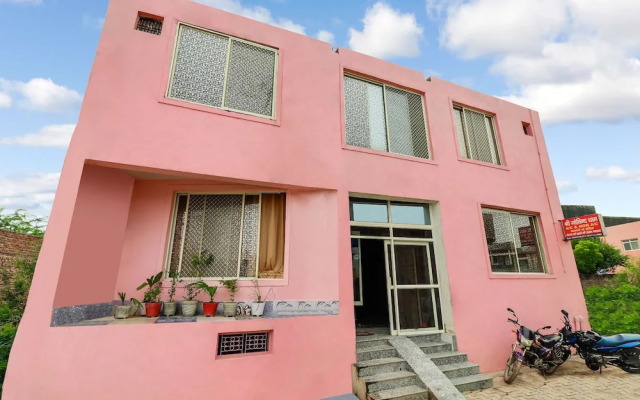 Shri Govind Dham by OYO Rooms
