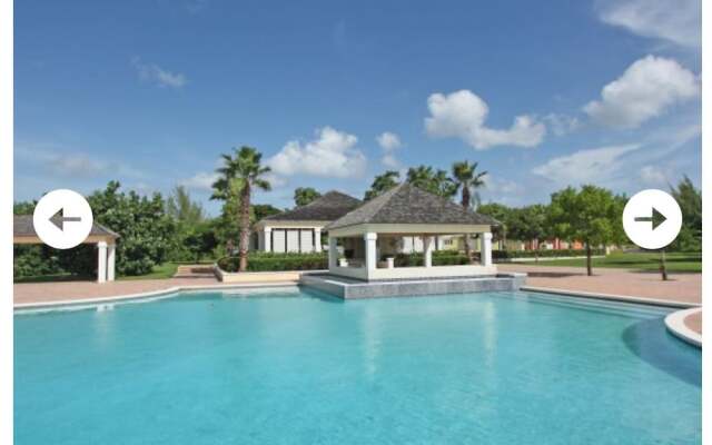 Beautiful Bahamian Getaway