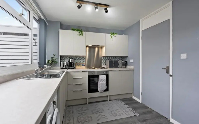 8guests-3br-parking-familyfriendly-nearairport