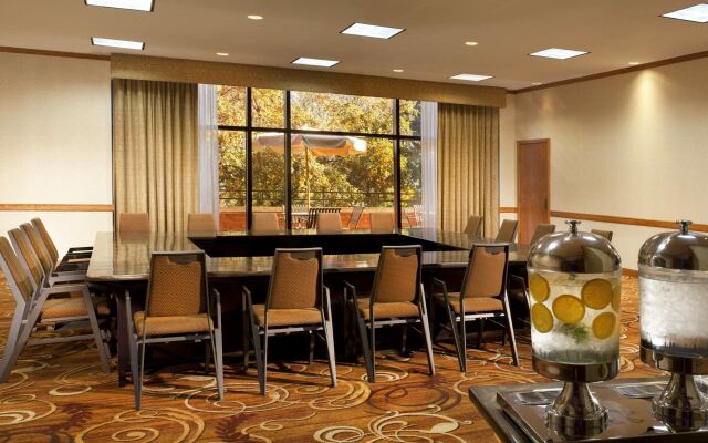 Sheraton Minneapolis West Hotel