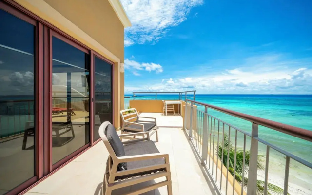 Beachfront Ocean View Penthouse Surf 408