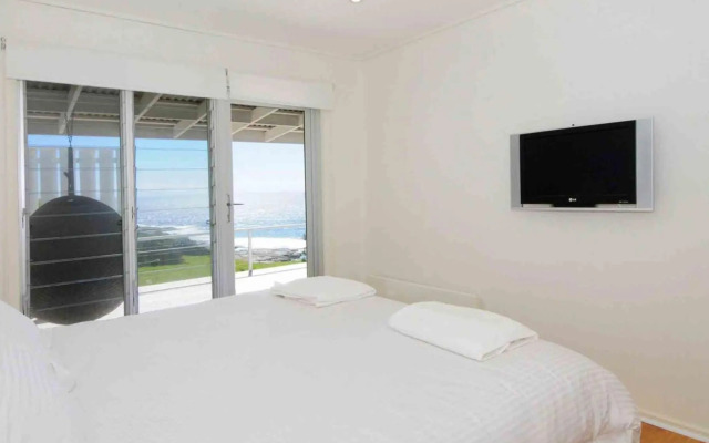 ONE TREE Gerroa 4pm check out Sundays