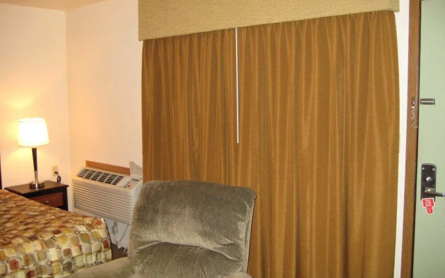 Trade Winds Motel