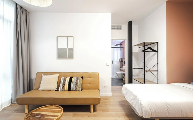 Vallecas Suites by Olala Homes