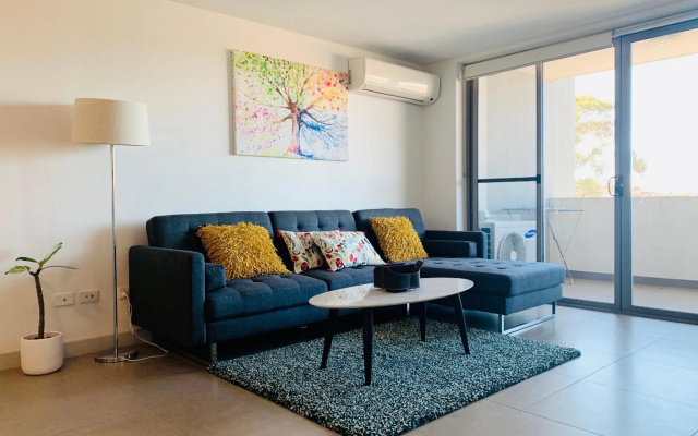 Beautiful Home close to Shopping Mall and Train Hornsby – Balcony – Sydney