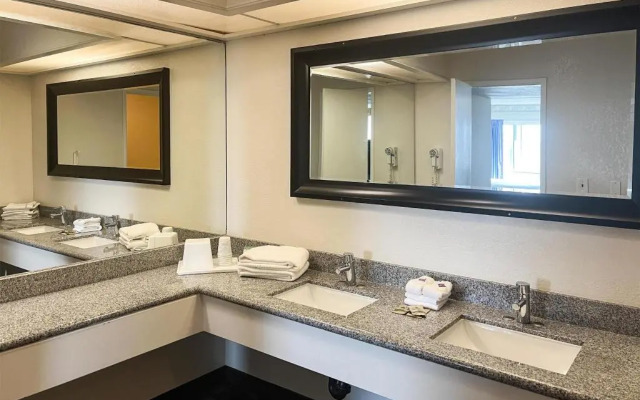 Motel 6 Oceanside, CA Marina / Camp Pendleton