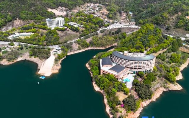 Cheongpung Resort Lake Hotel