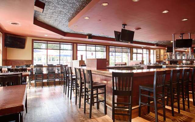 Best Western Plus Kelly Inn