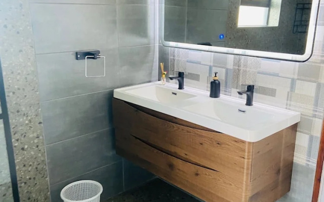 Airport Imperial Guest House