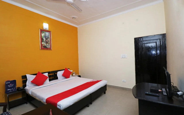 Oyo 19848 Hotel Saraswati Palace