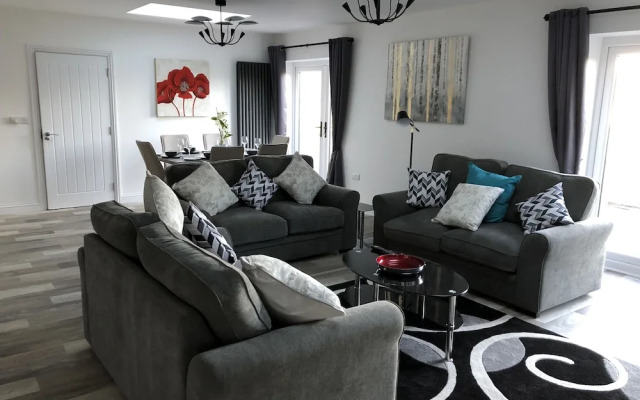 Barn Cottages Iscoyd