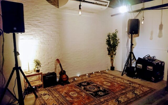 Tokyo Guest House Ouji Music Lounge - Hostel