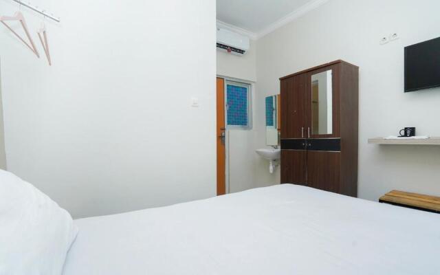 OYO Life 2446 Kost Putri Gubeng Kertajaya