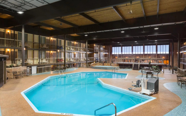 Park Inn by Radisson Sharon