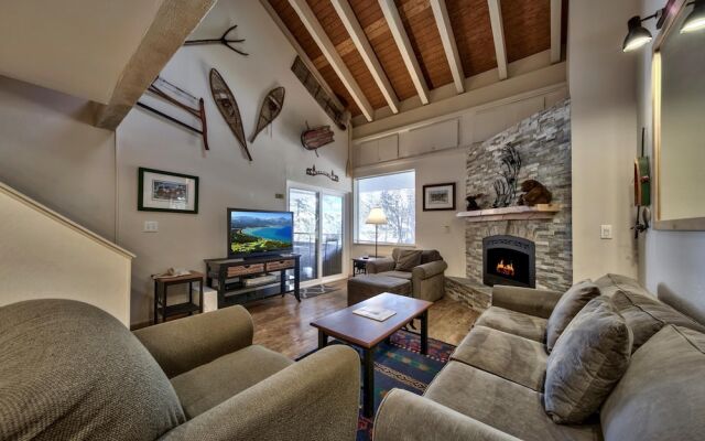 Newly Remodeled 1 Bed and Loft at Lakeland Village