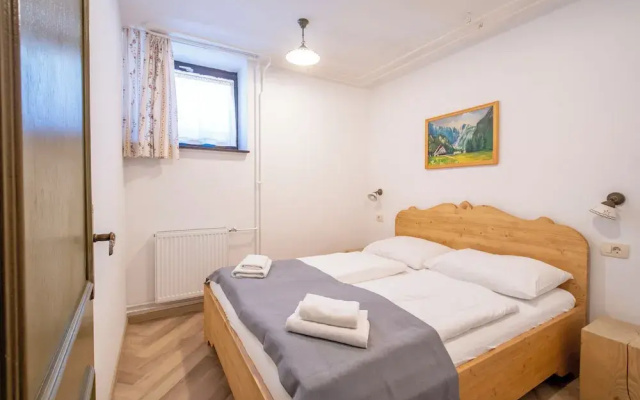 Berghi Hotel and Apartments